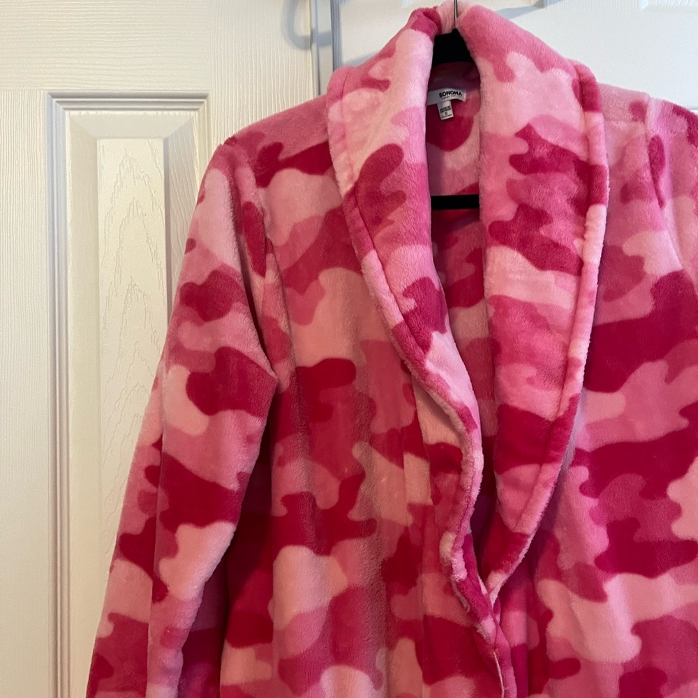 Small Pink Camo Bath Robe